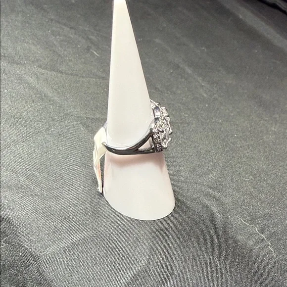 Sparkling Clear CZ Halo Band Ring - The little moments matter - Picture 3 of 3